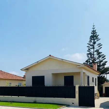 Tree House Guest house Cortegaca (Aveiro)